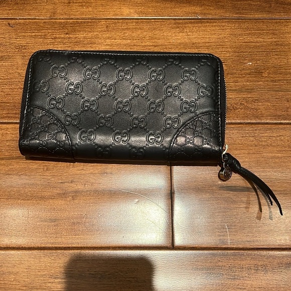 Gucci | Black Guccissima Leather Zip Around Wallet - Picture 3 of 9